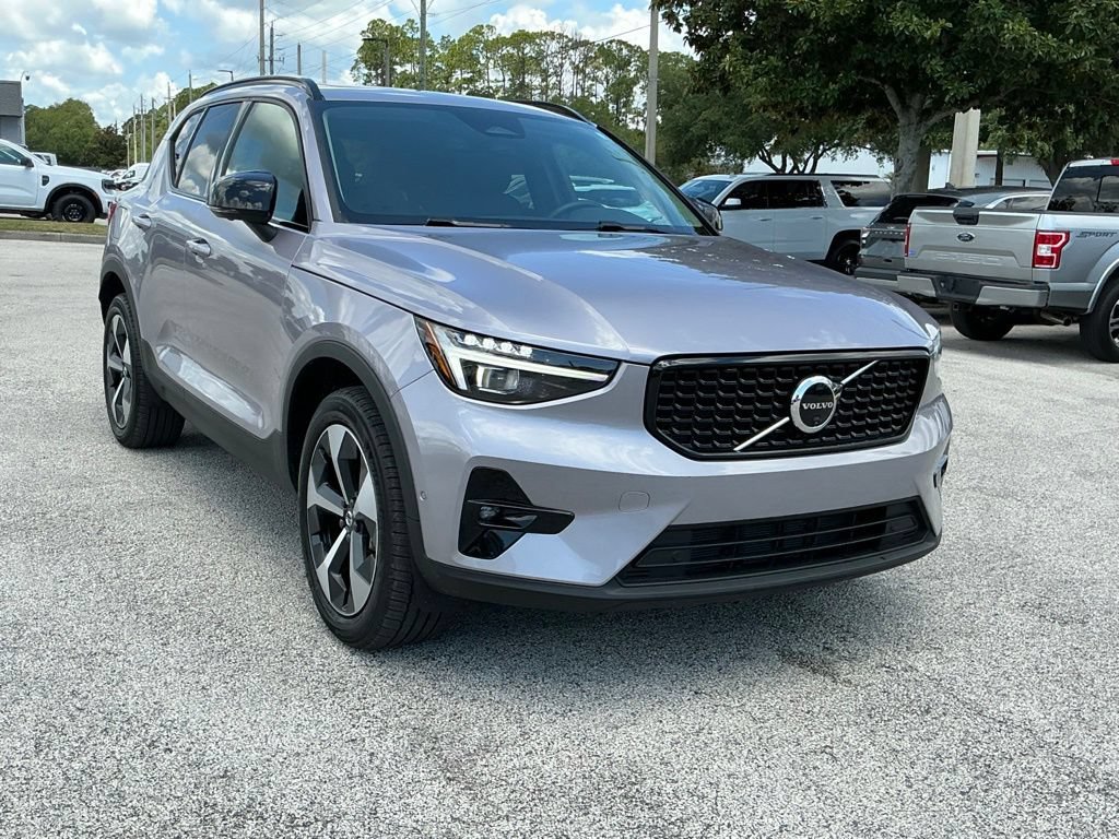 Used 2026 Volvo XC40 B5 Plus AWD/4WD image 19