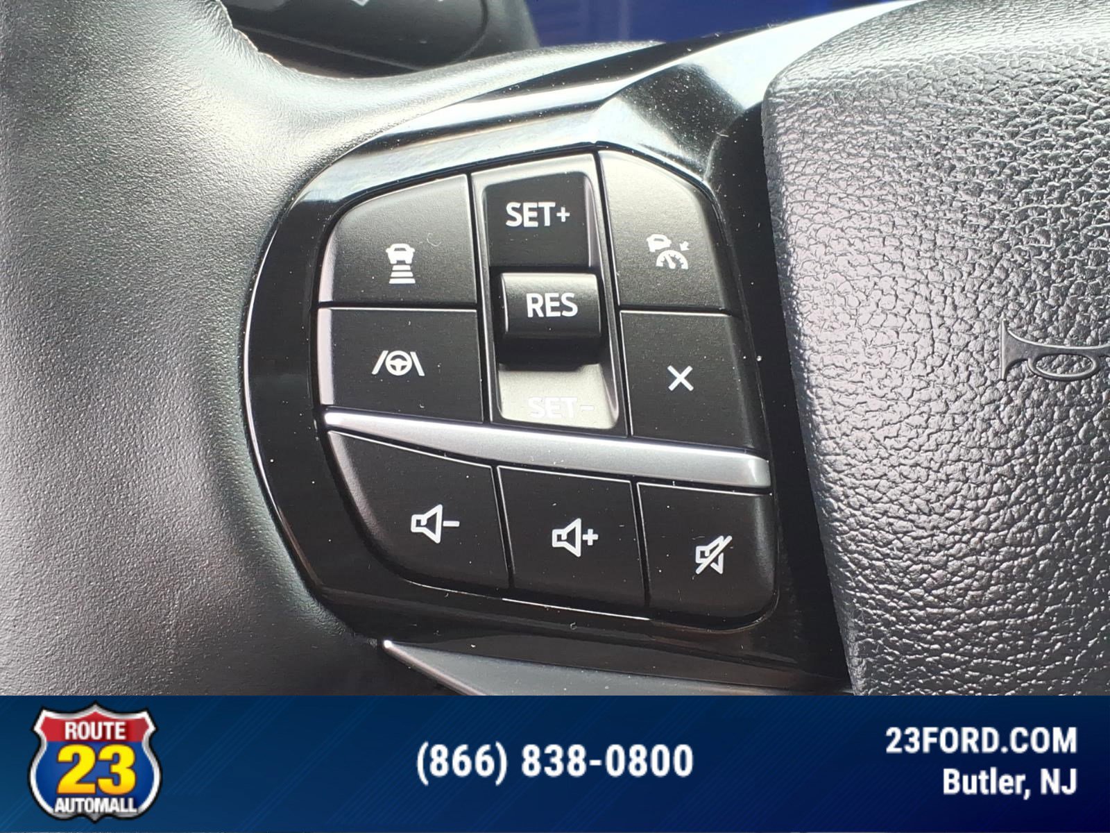 Certified 2023 Ford Explorer Platinum w/ Technology Package AWD/4WD image 13