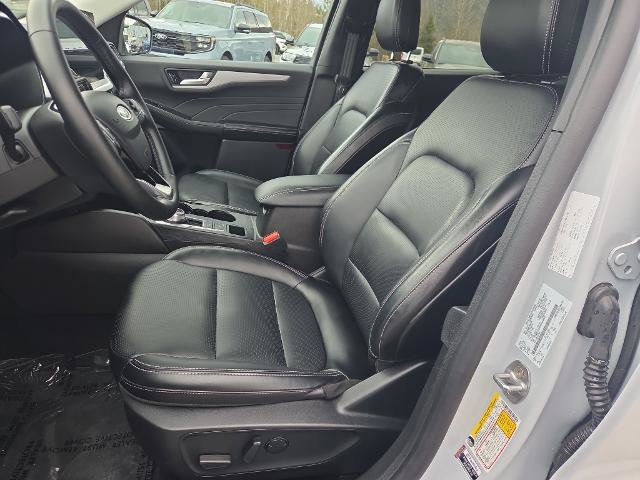Certified 2025 Ford Escape Platinum AWD/4WD image 18