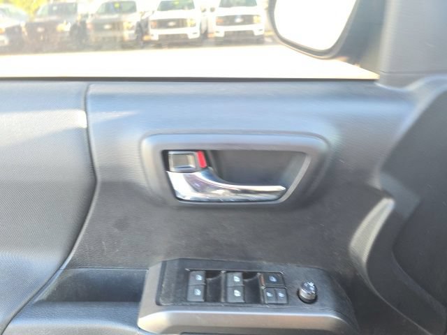 Used 2021 Toyota Tacoma TRD Off-Road w/ TRD Premium Off Road Package AWD/4WD image 11