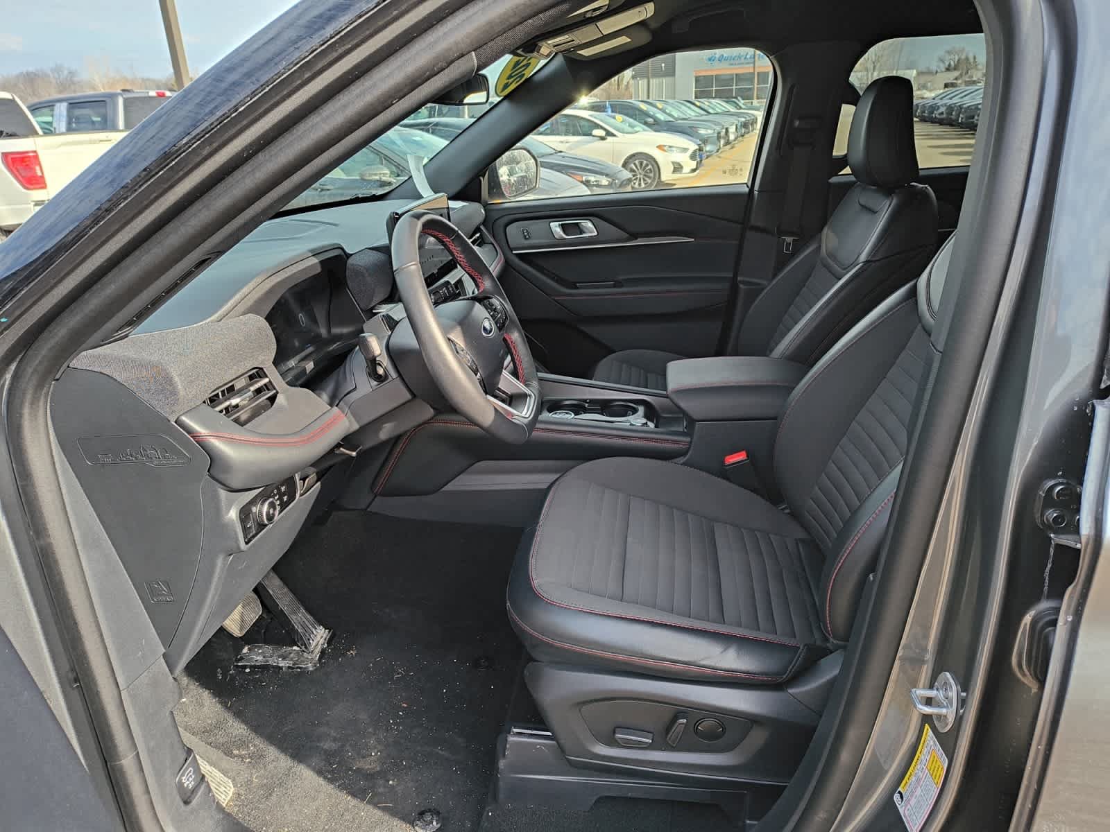 Certified 2025 Ford Explorer ST-Line AWD/4WD image 9
