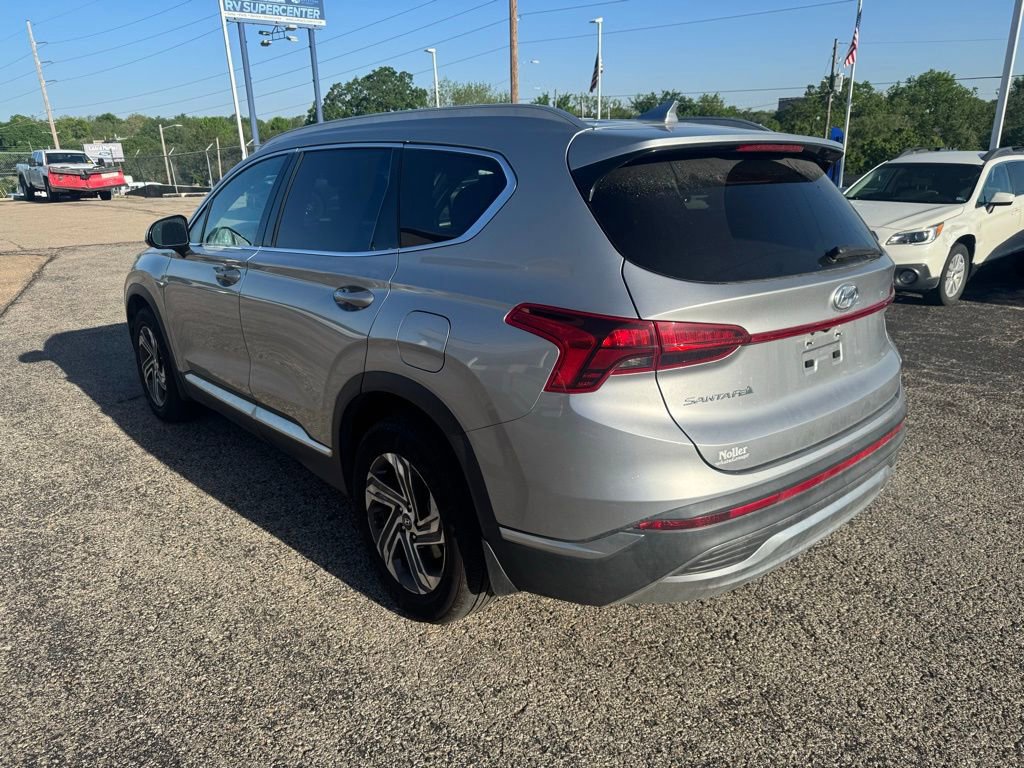 Used 2022 Hyundai Santa Fe SEL FWD image 2
