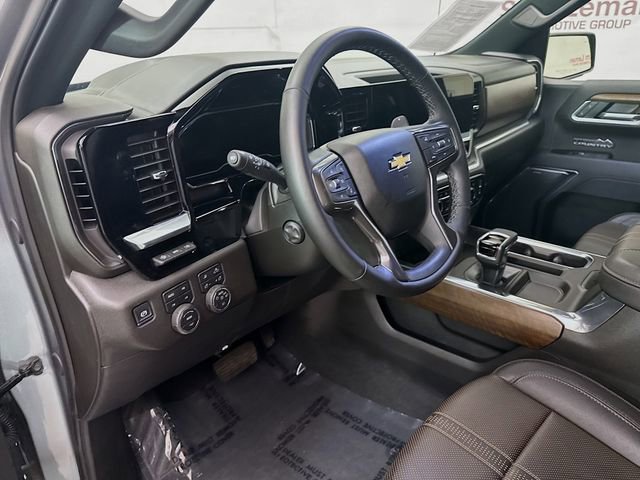 Used 2025 Chevrolet Silverado 1500 High Country w/ High Country Premium Package AWD/4WD image 9