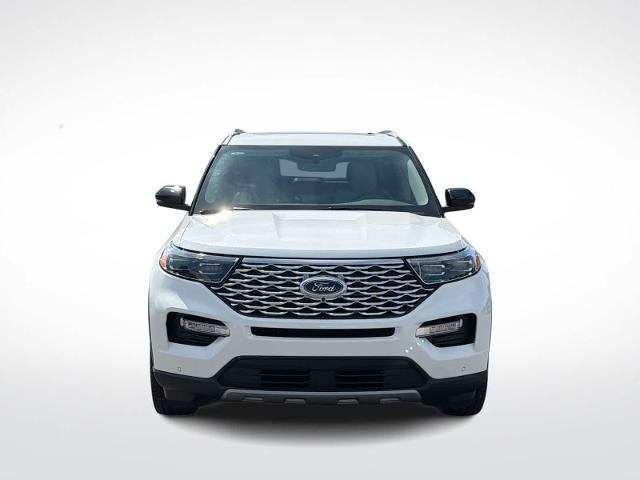 Certified 2023 Ford Explorer Platinum w/ Technology Package AWD/4WD image 3