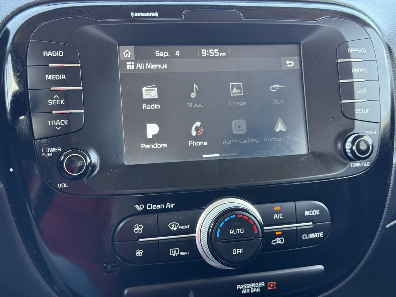 Used 2018 Kia Soul ! FWD image 17