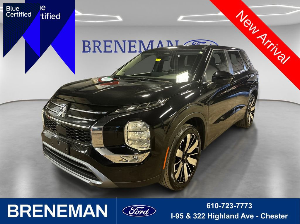 Used 2025 Mitsubishi Outlander SE image 1