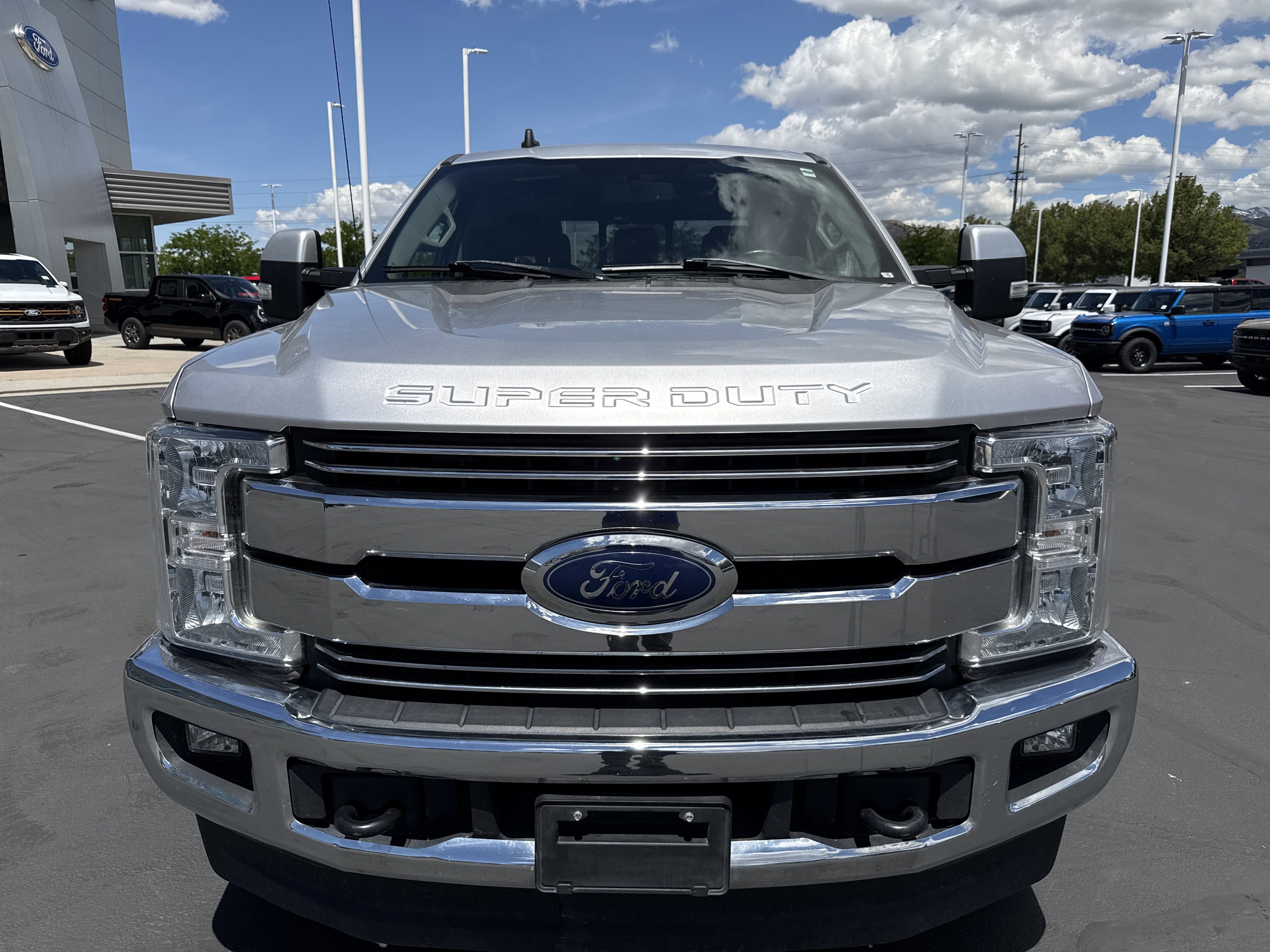 Certified 2019 Ford F350 Lariat w/ Camper Package AWD/4WD image 10