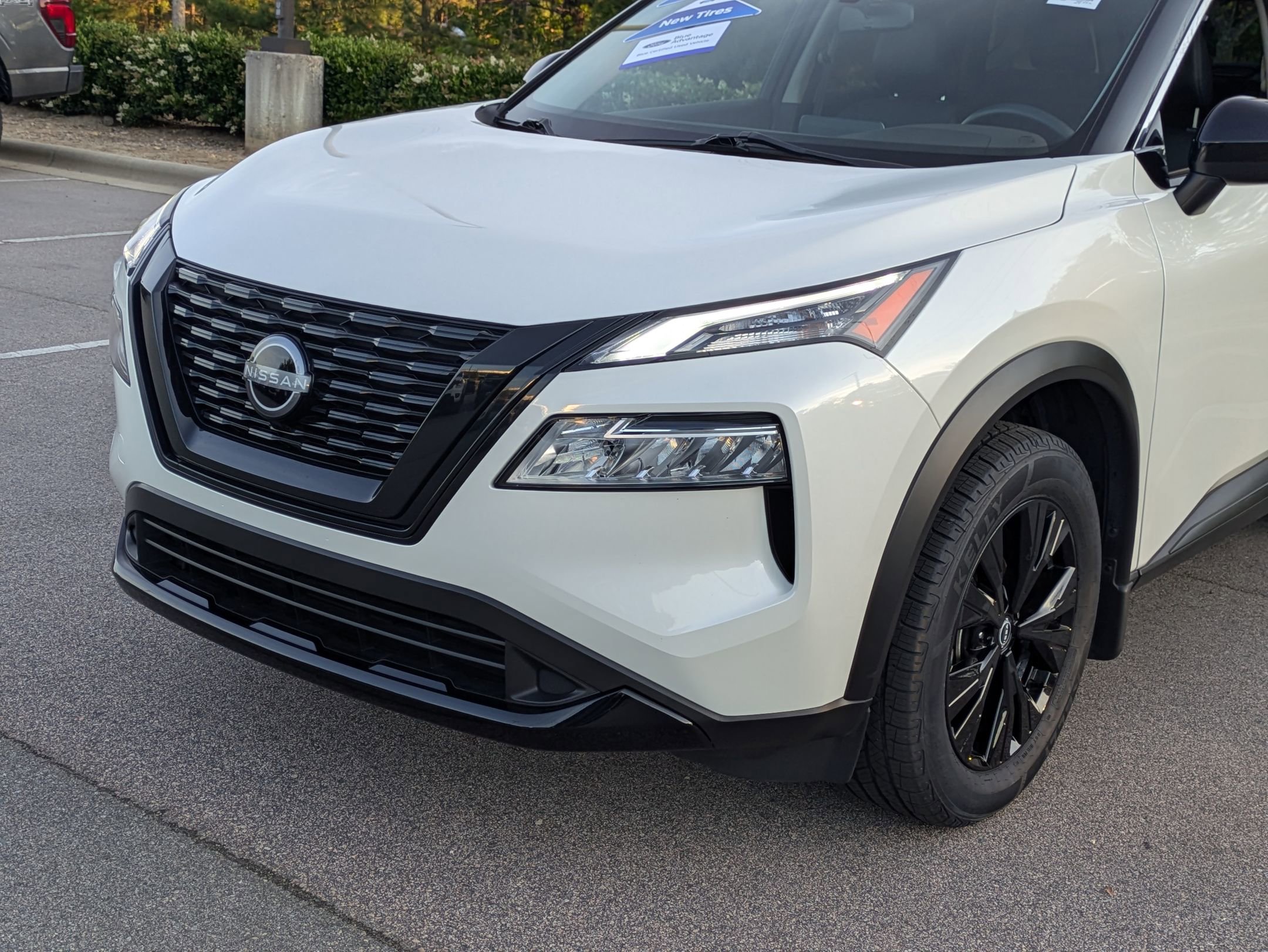Used 2023 Nissan Rogue SV w/ SV Premium B Package FWD image 10
