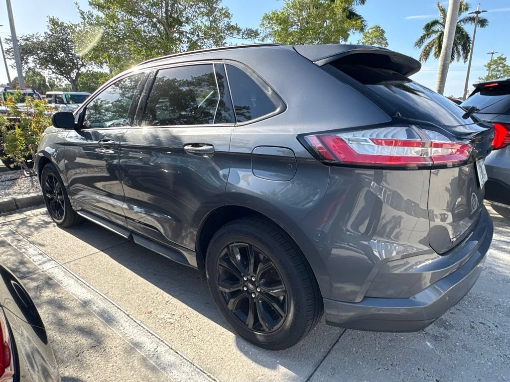 Certified 2024 Ford Edge SE w/ Black Appearance Package AWD/4WD image 3