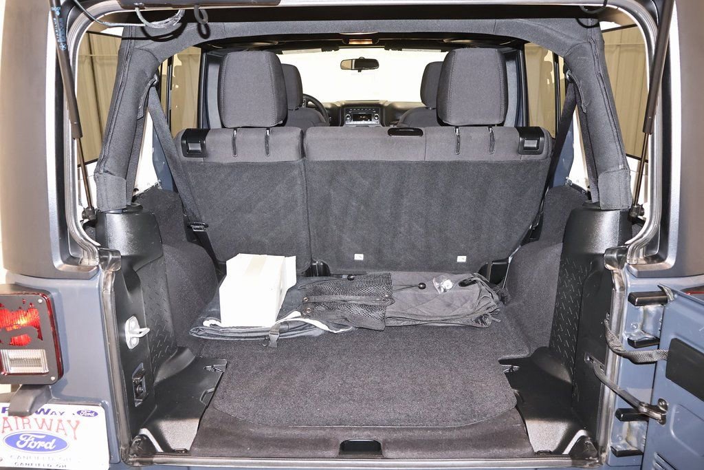 Used 2018 Jeep Wrangler Unlimited Sport image 28