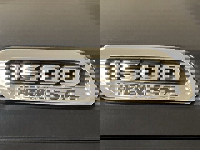 Used 2019 RAM 1500 Laramie image 18