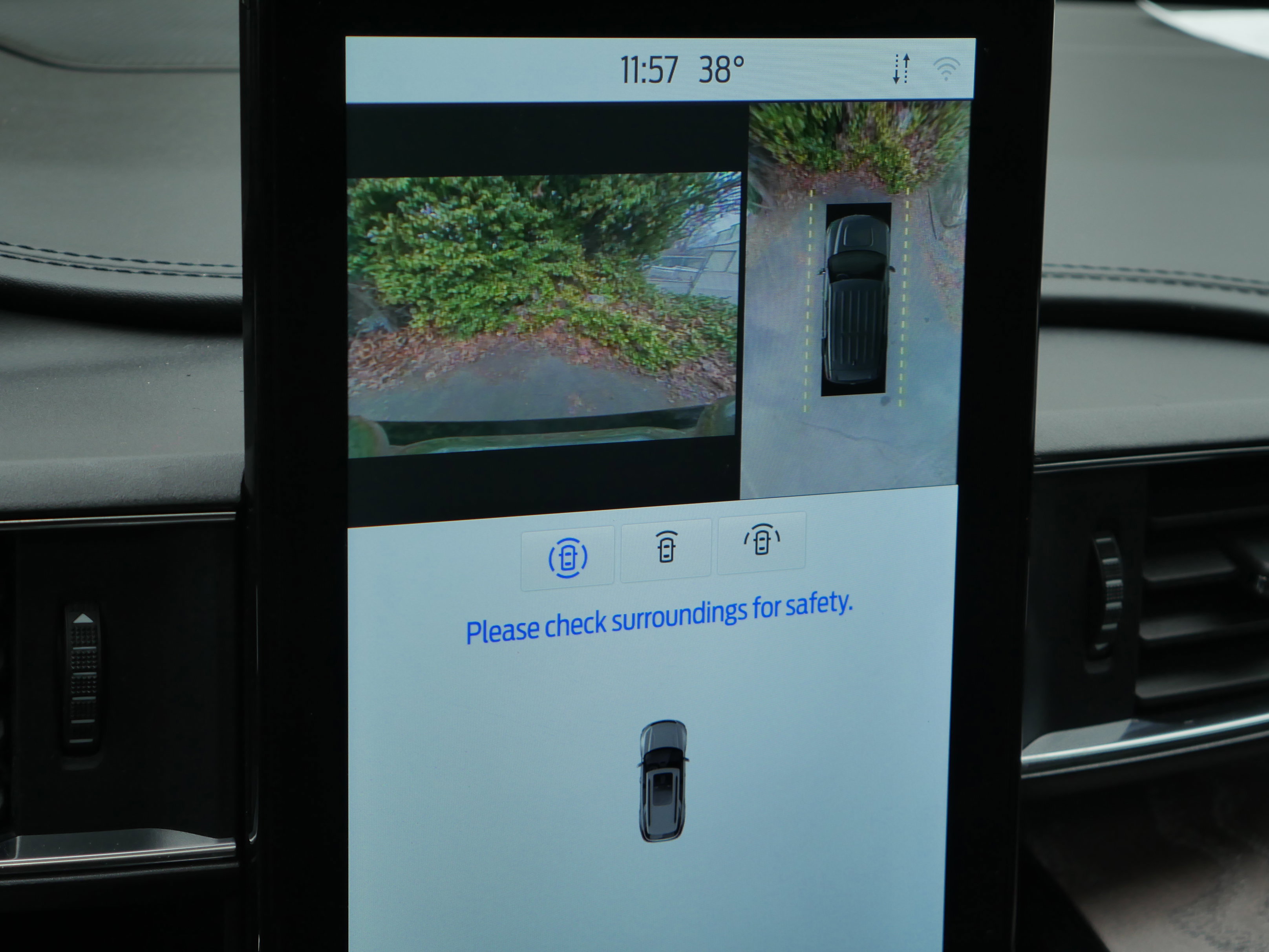 Certified 2021 Ford Explorer Platinum image 18