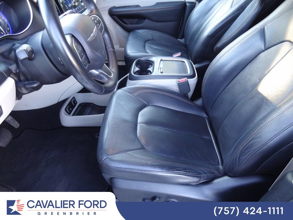 Used 2017 Chrysler Pacifica Touring-L Plus FWD image 6