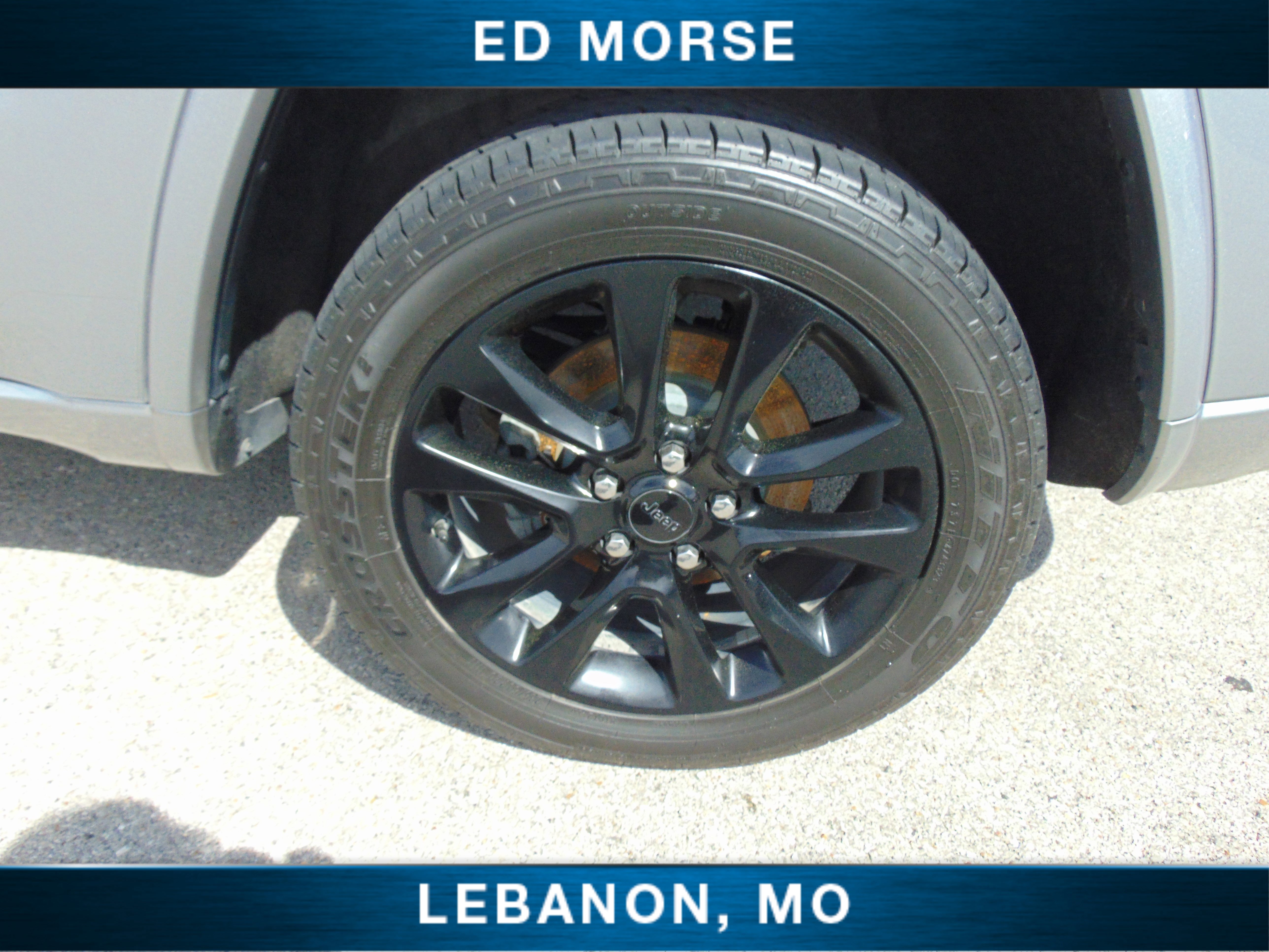 Used 2019 Jeep Grand Cherokee Altitude AWD/4WD image 9