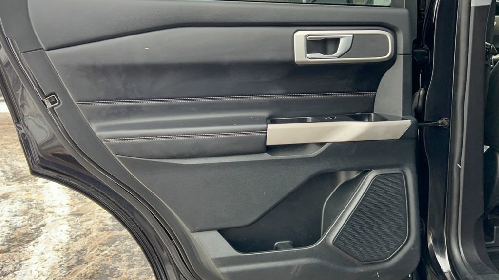 Certified 2022 Ford Explorer XLT w/ Equipment Group 202A image 39