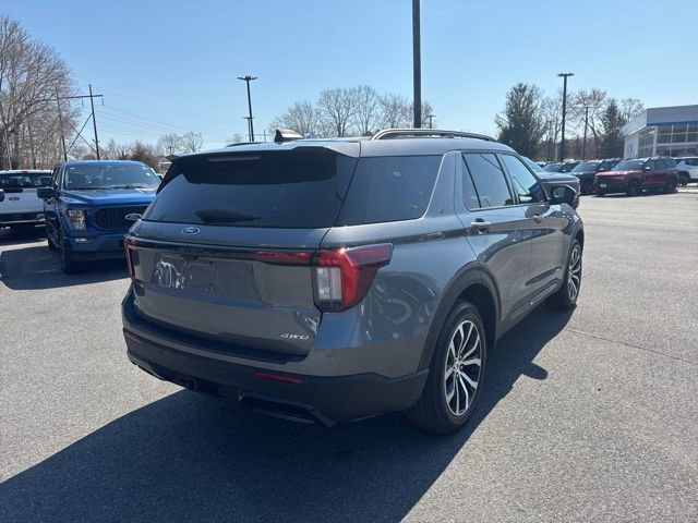 Certified 2025 Ford Explorer ST-Line AWD/4WD image 8