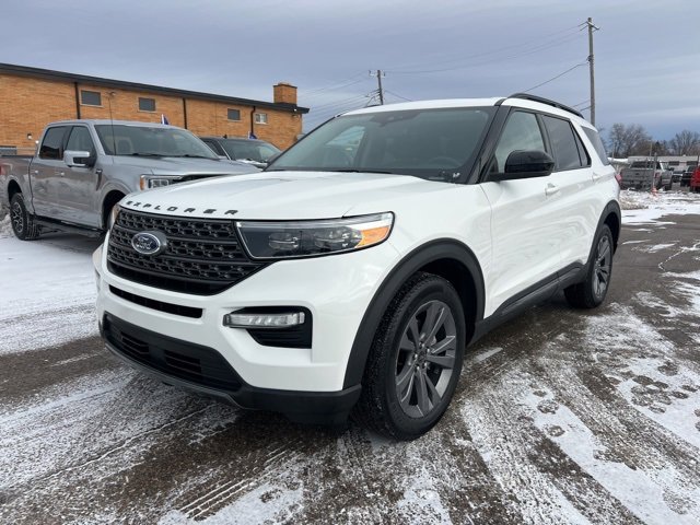Certified 2023 Ford Explorer XLT w/ Equipment Group 202A image 31