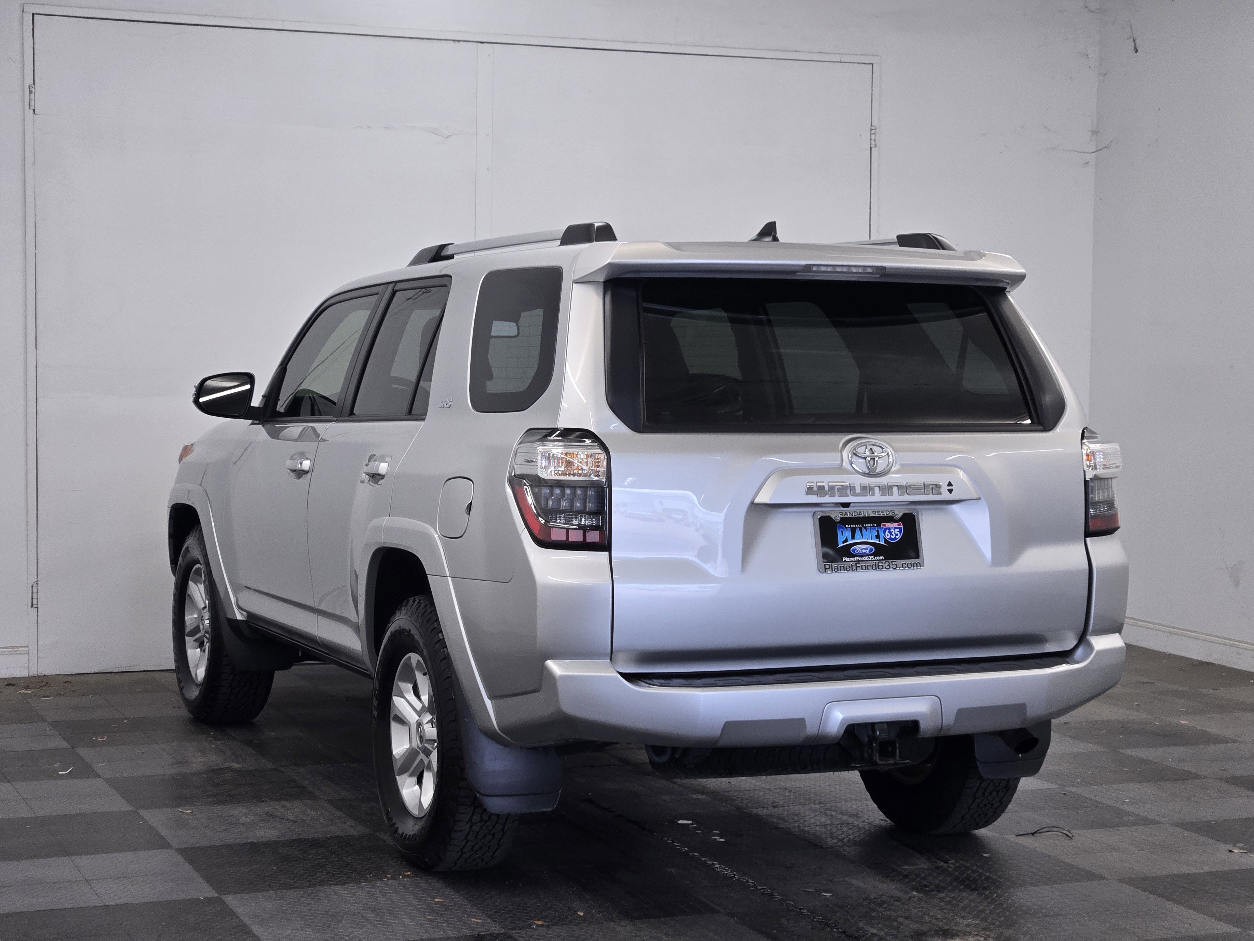 Used 2022 Toyota 4Runner SR5 Premium w/ Moonroof Package RWD image 5