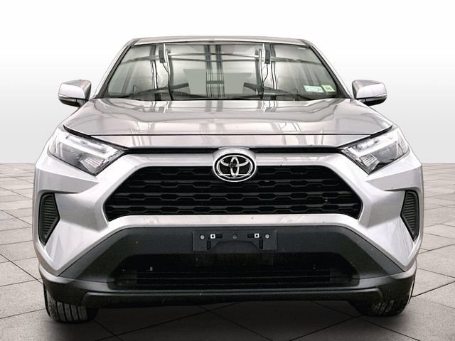 Used 2025 Toyota RAV4 LE AWD/4WD image 3