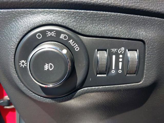 Used 2018 Jeep Compass Latitude w/ Popular Equipment Group AWD/4WD image 16