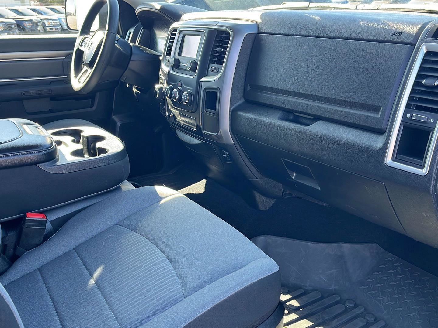 Used 2021 RAM 1500 Classic SLT image 13