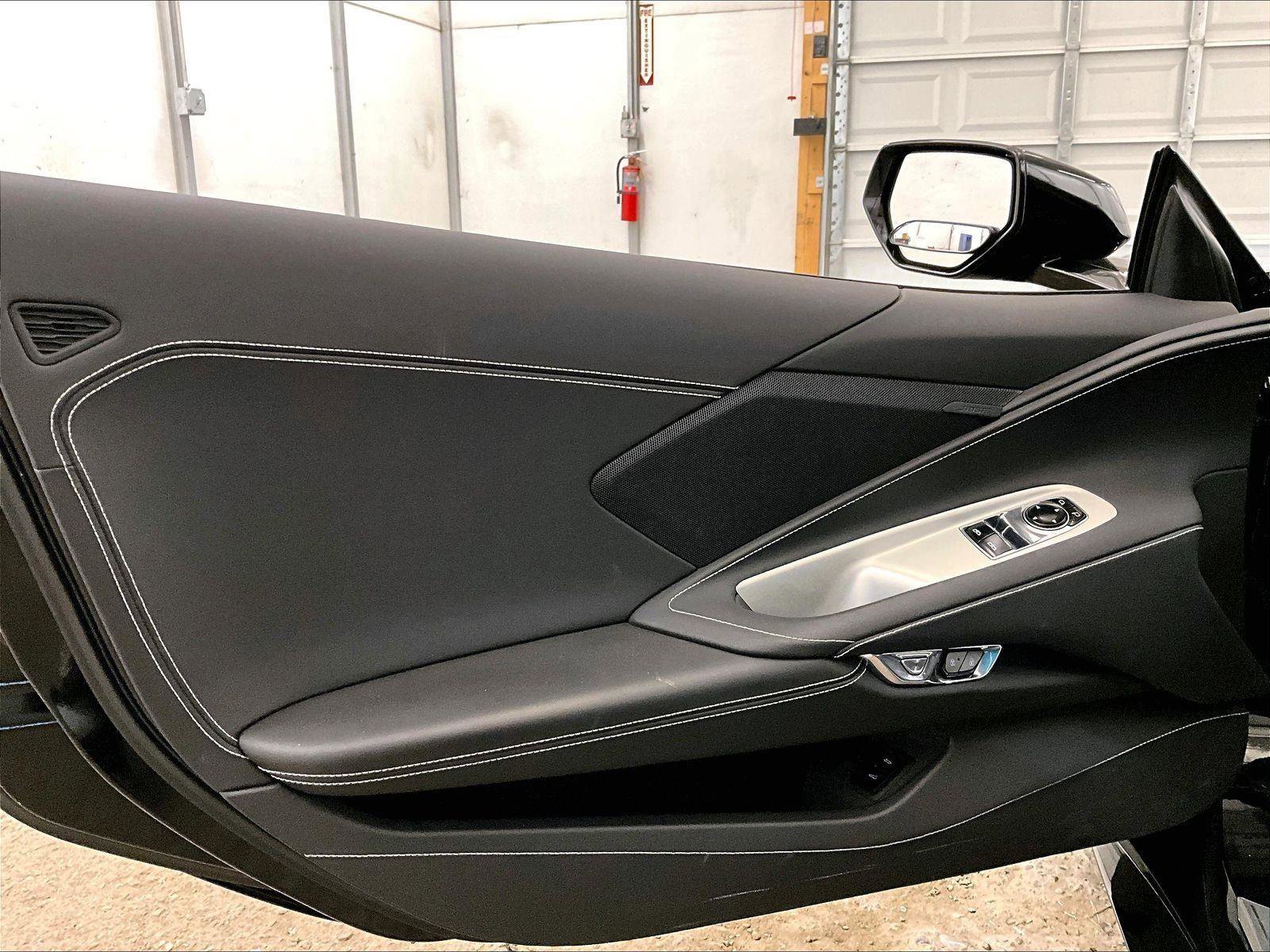 Used 2022 Chevrolet Corvette Stingray Coupe w/ 1LT RWD image 21