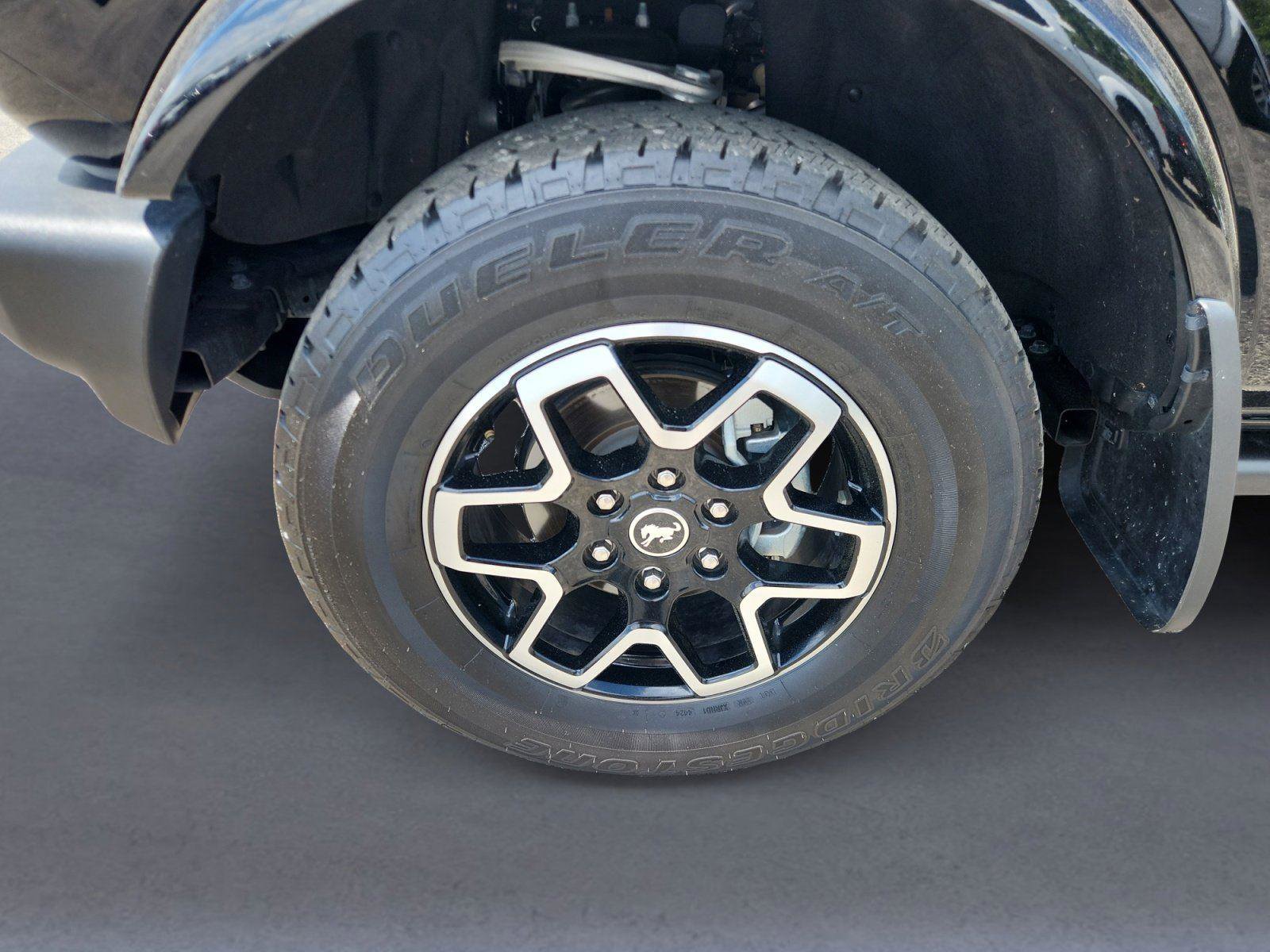 Certified 2024 Ford Bronco Outer Banks AWD/4WD image 9