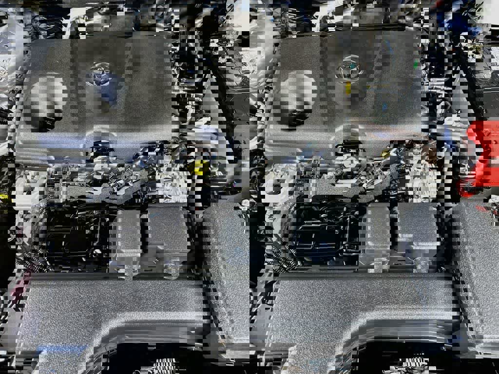 Used 2025 Toyota RAV4 LE FWD image 12