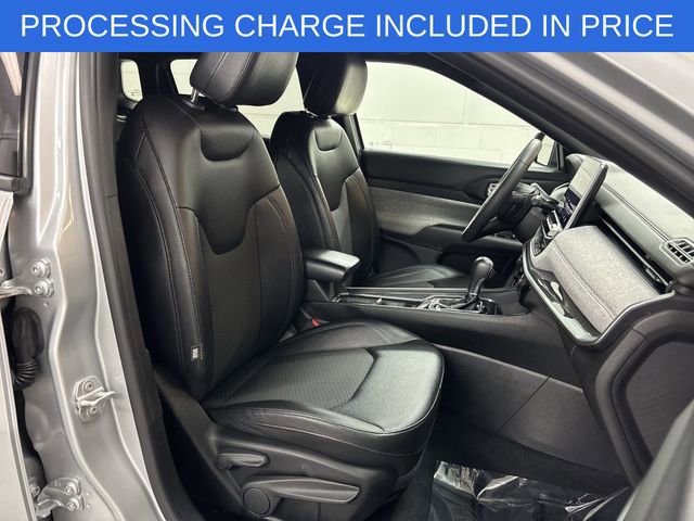 Used 2024 Jeep Compass Latitude AWD/4WD image 14