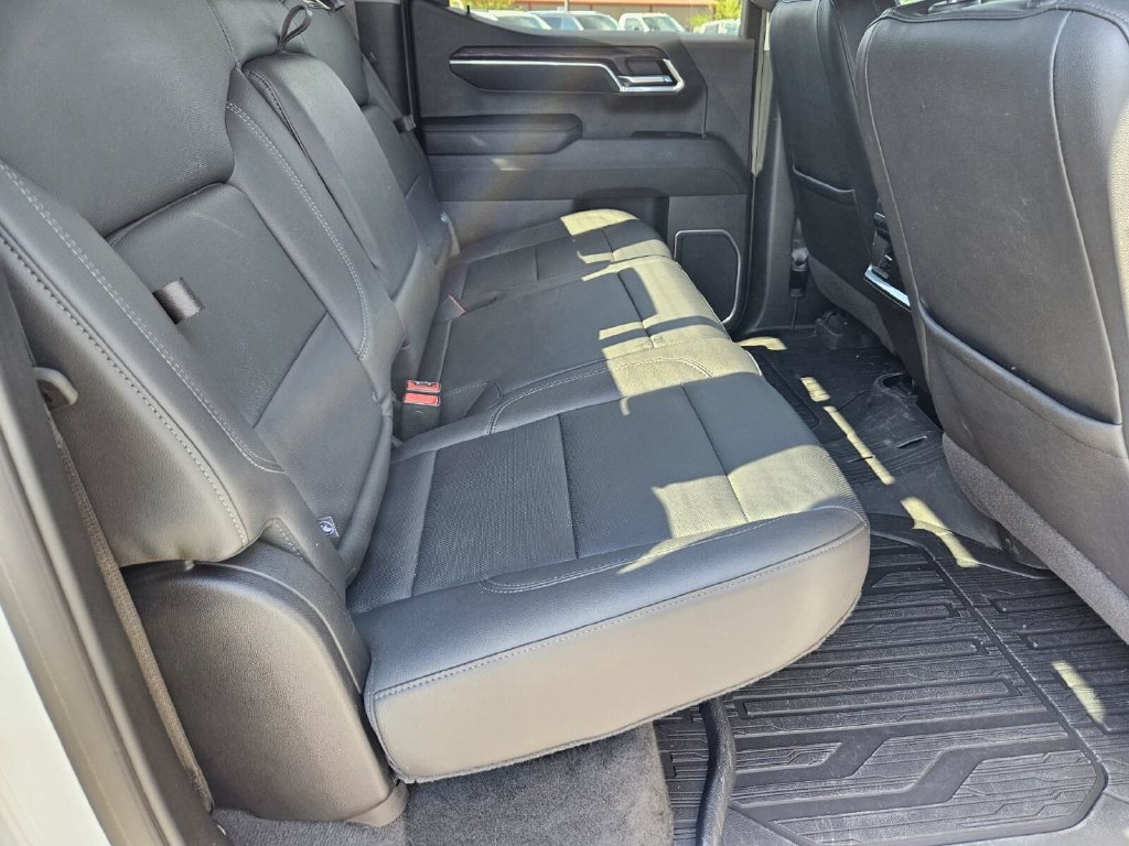 Used 2025 GMC Sierra 1500 SLT AWD/4WD image 16