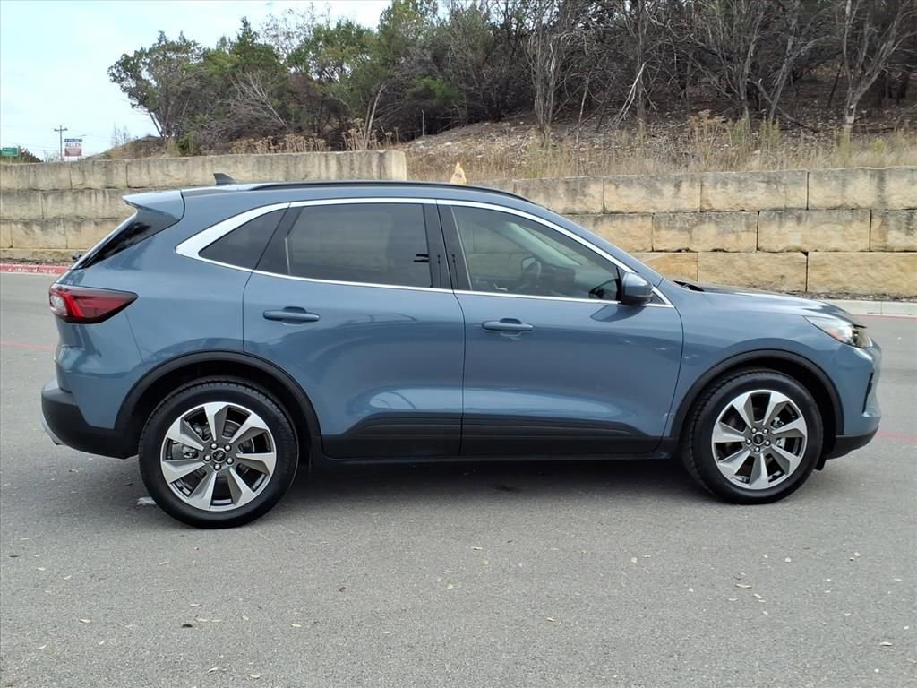 Certified 2023 Ford Escape Platinum image 4