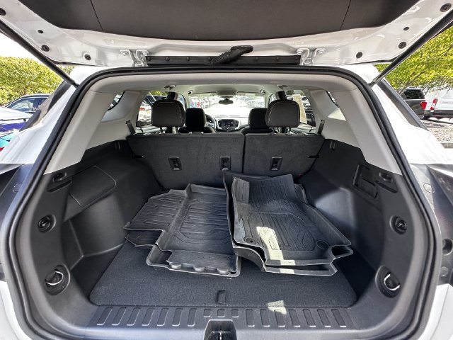 Used 2024 GMC Terrain SLE FWD image 41