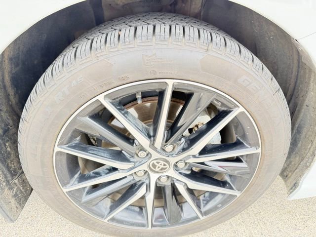 Used 2024 Toyota Camry SE w/ Convenience Package image 3