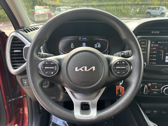 Used 2023 Kia Soul LX w/ LX Technology Package FWD image 14