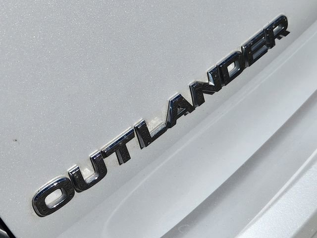 Used 2022 Mitsubishi Outlander SEL image 17