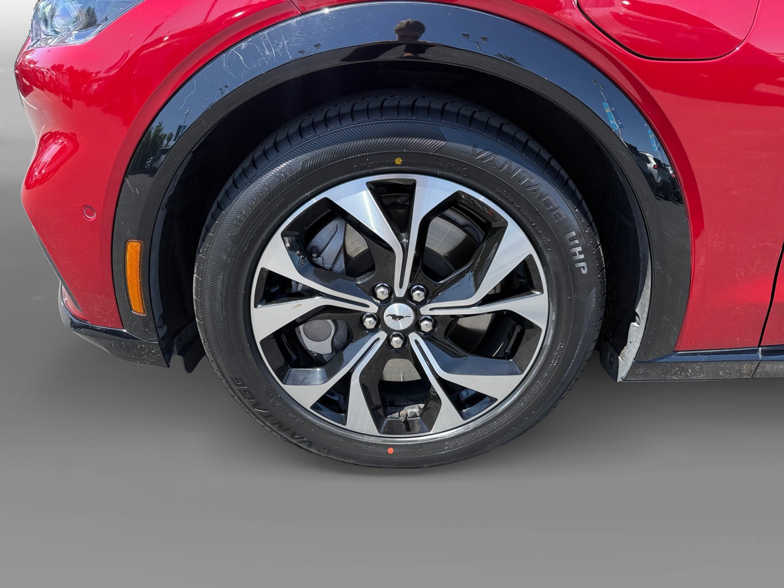 Certified 2022 Ford Mustang Mach-E Premium AWD/4WD image 9