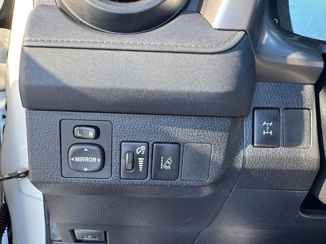 Used 2018 Toyota RAV4 LE w/ All Weather Liner Package image 20