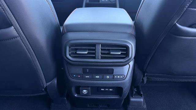 Used 2025 Honda Pilot TrailSport image 28