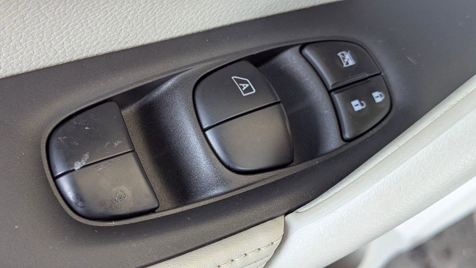 Used 2022 Nissan Rogue Sport SV w/ Technology Package image 22