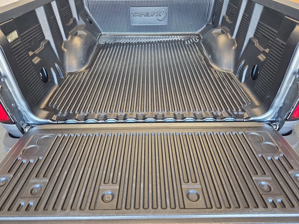 Used 2022 Chevrolet Colorado LT w/ LT Convenience Package image 10