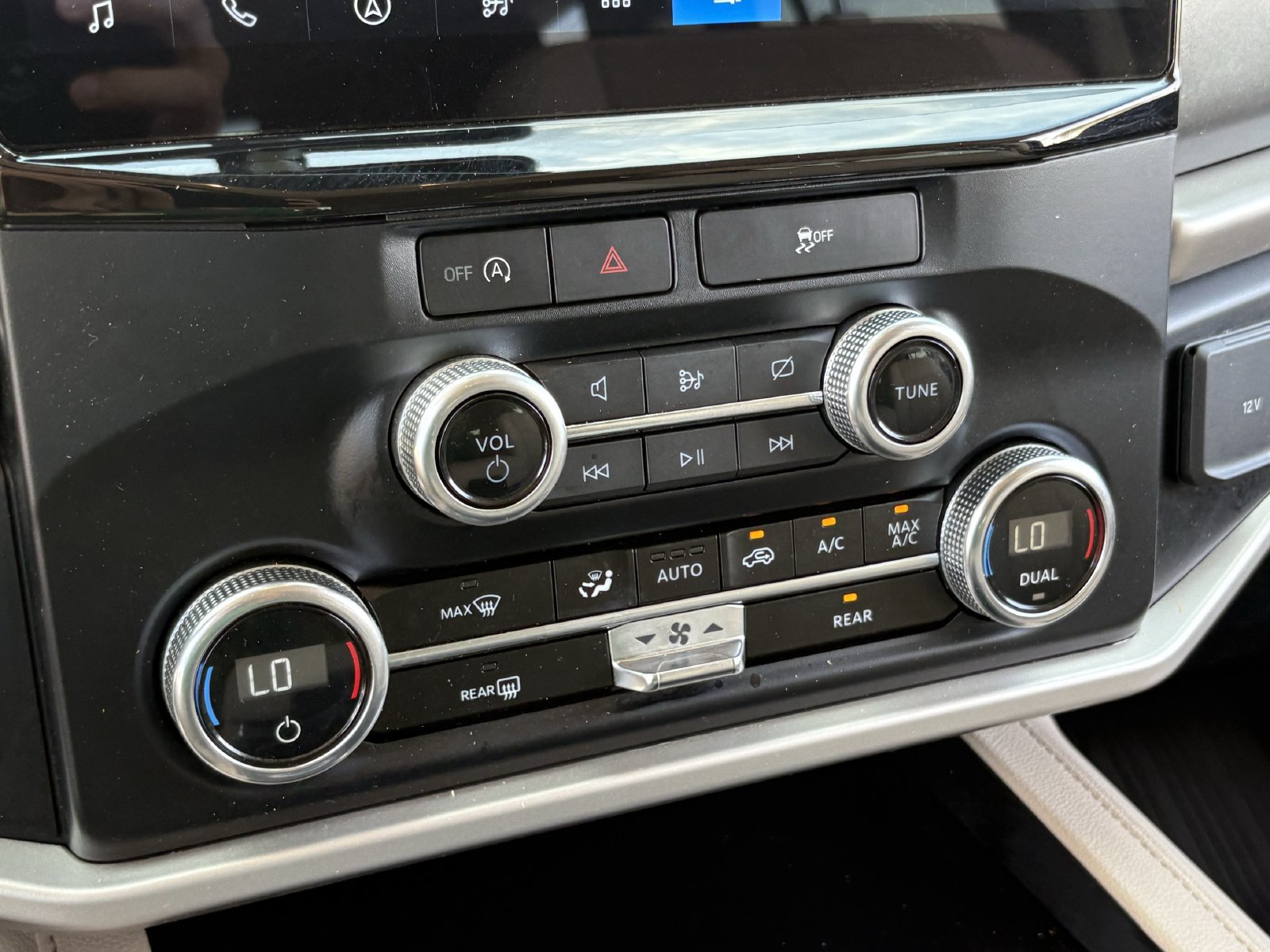 Certified 2024 Ford Expedition Max XLT RWD image 29