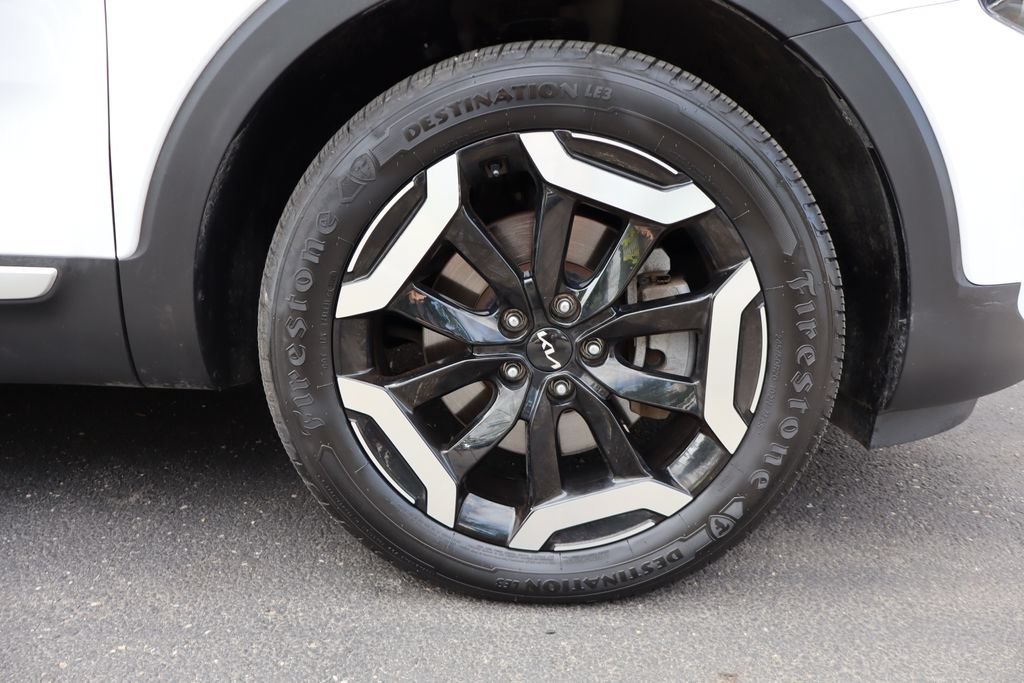 Used 2023 Kia Telluride EX w/ EX Captain's Chair Package AWD/4WD image 12