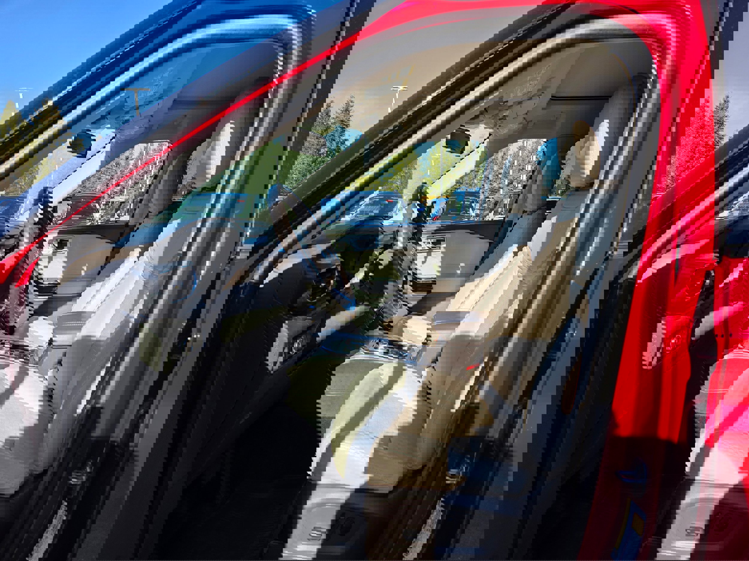 Certified 2023 Ford Explorer Platinum w/ Equipment Group 601A image 21