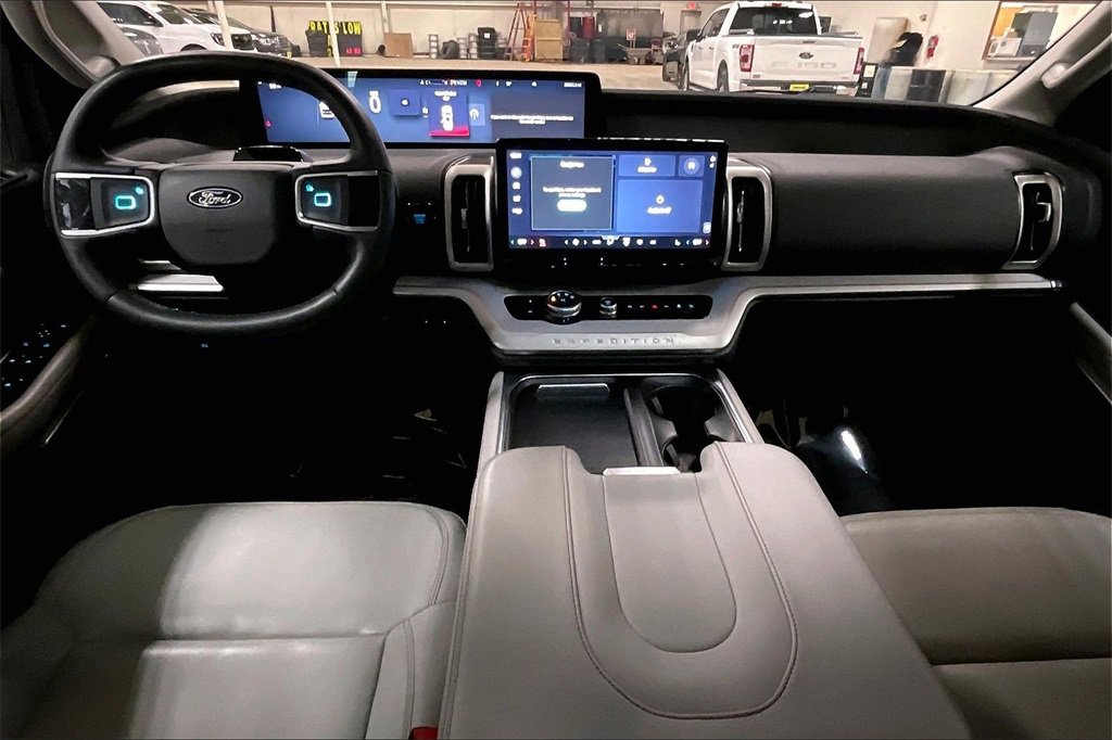 Certified 2025 Ford Expedition Max Active image 14
