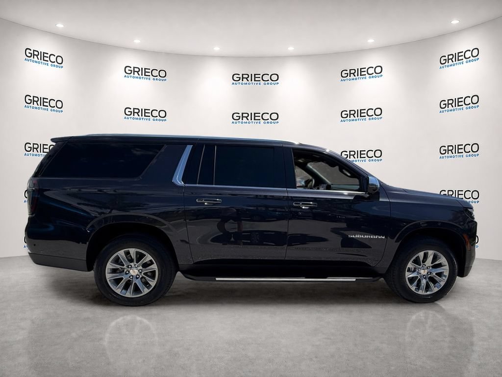 Used 2026 Chevrolet Suburban Premier RWD image 8