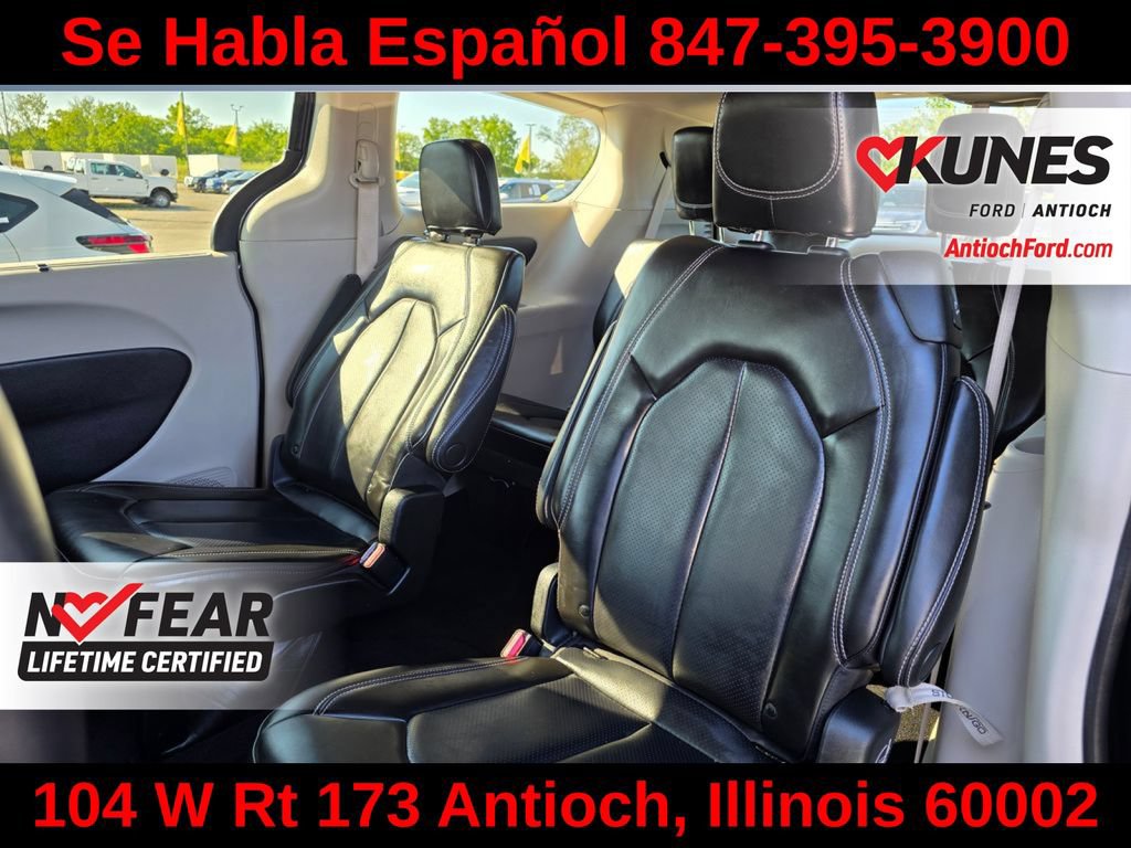 Used 2023 Chrysler Pacifica Touring-L FWD image 22