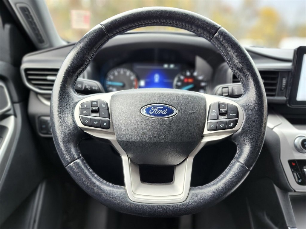 Certified 2022 Ford Explorer XLT w/ Equipment Group 202A image 28