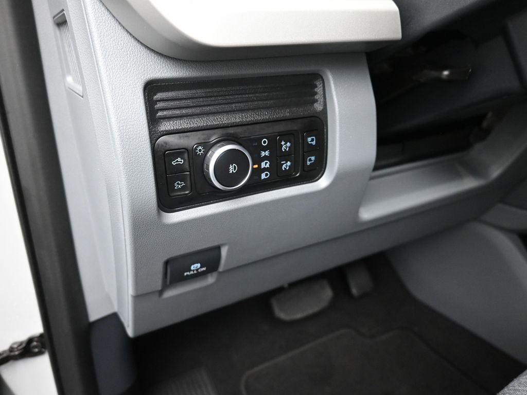 Certified 2025 Ford F250 XLT w/ Black Appearance Package image 13