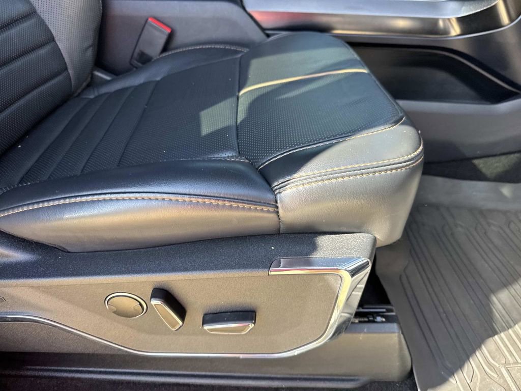 Certified 2022 Ford F150 Platinum w/ Equipment Group 701A High image 13