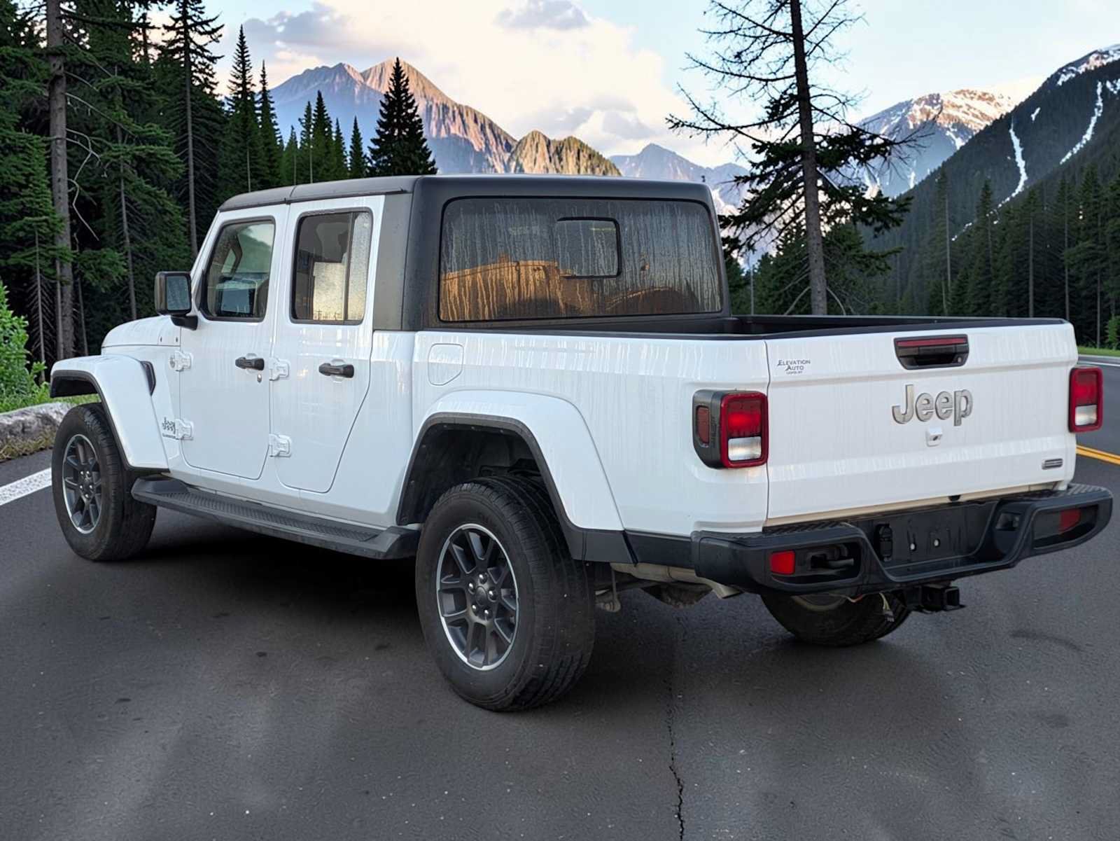 Used 2023 Jeep Gladiator Overland w/ Popular Equipment Package AWD/4WD image 3